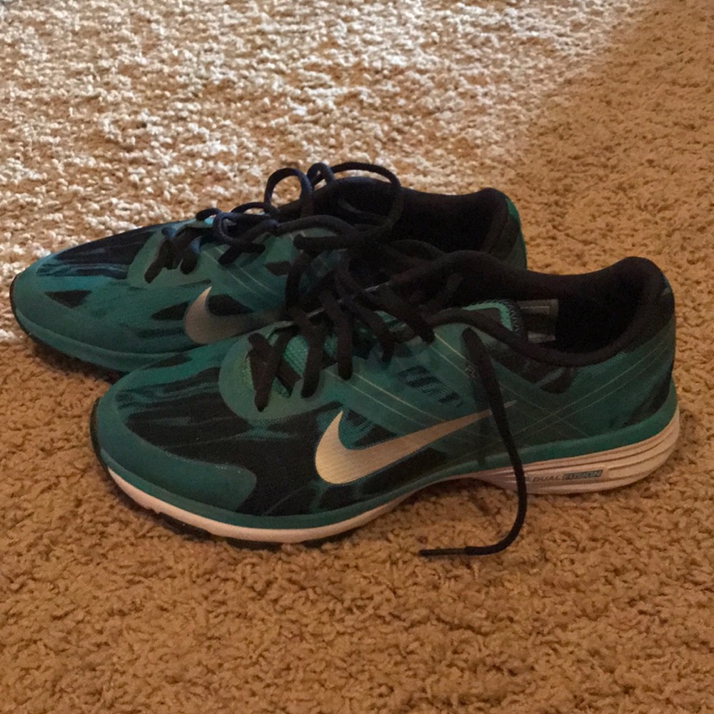 Women’s Nike trainers